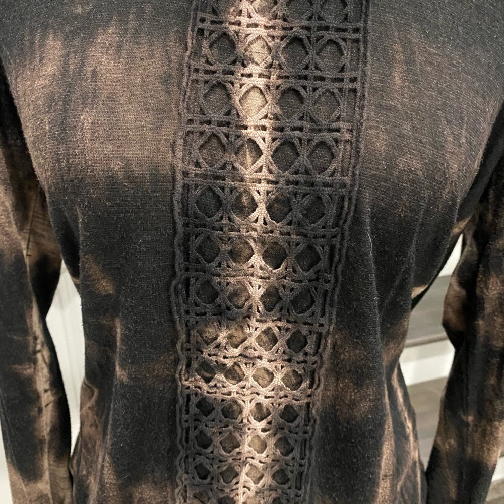 Gimmicks Long Sleeve Top - Picture 2 of 4